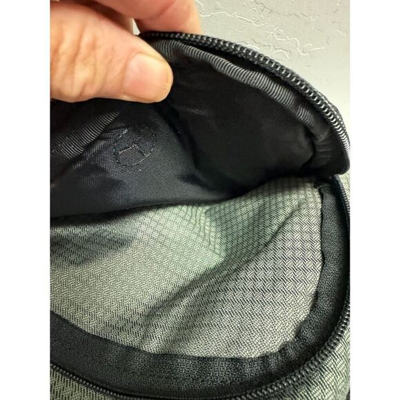 Red Polyester Sling Bag Backpack Multiple Compartments Mesh Pockets - Picture 7 of 8